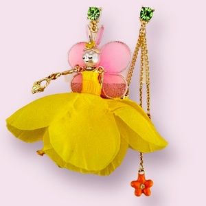 New Betsey Johnson
Bunny Fairy Non-Matching Earrings
